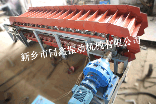 鱗板輸送機